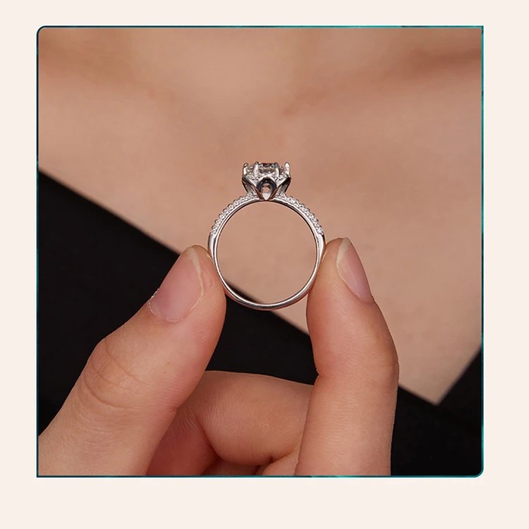 1 Carat Moissanite Ring