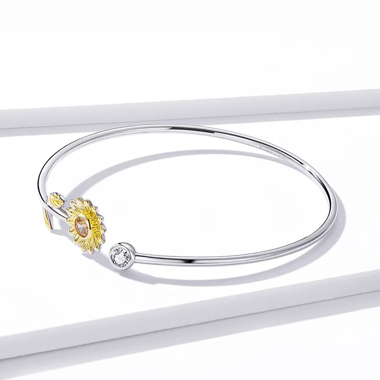 Fresh Daisy Bracelet