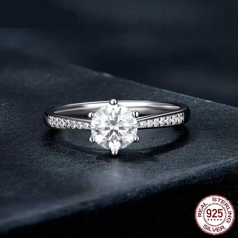 Shining Moissanite Ring